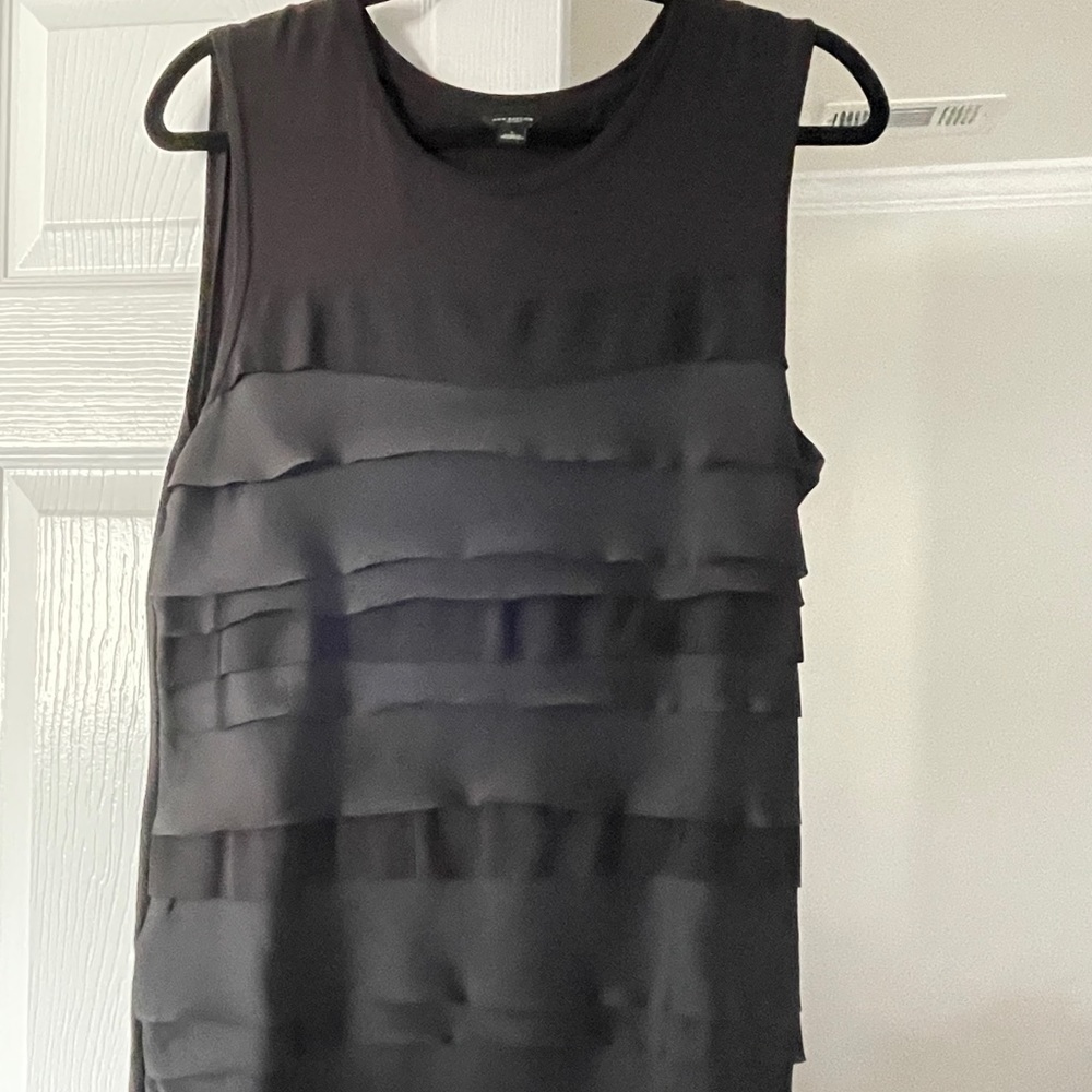 Women’s Ann Taylor sleeveless top.
